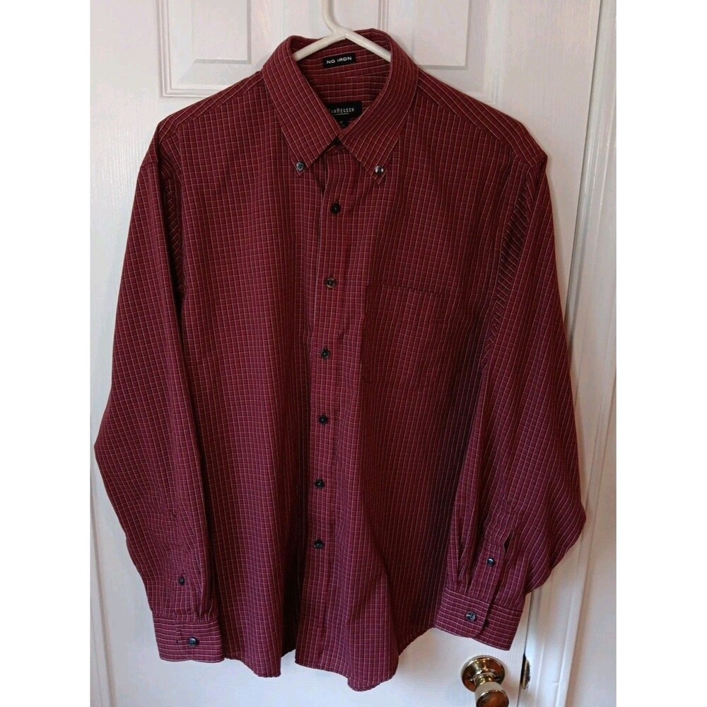 Men's VanHeusen Medium Button Up Long Sleeve Shirt No Iron